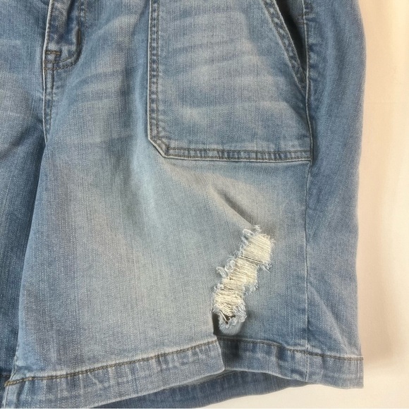 Torrid Women's Blue Denim Shorts Size: 20 plus size - Picture 3 of 10